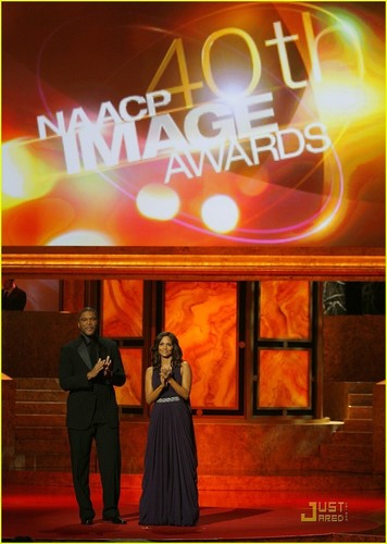  Halle @ 2009 NAACP Image Awards