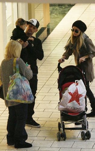  Nicole Out with Benji and Harlow