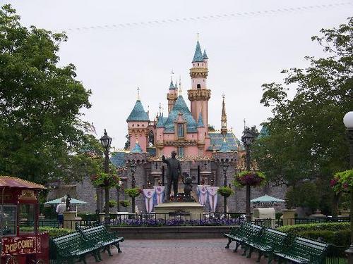  Disneyland