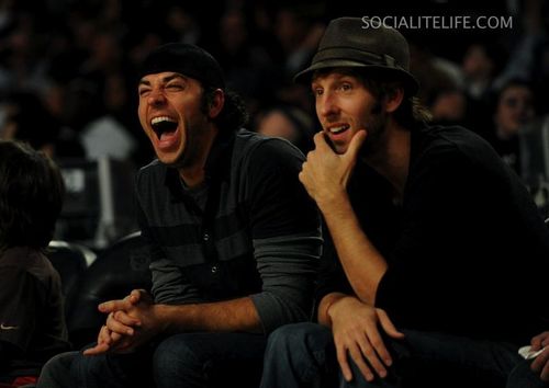  Zachary Levi, with Joel David Moore @ the 2009 NBA All-Star Game