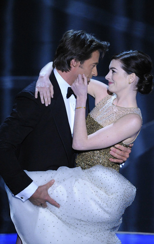  Anne with Hugh @ Oscars 09