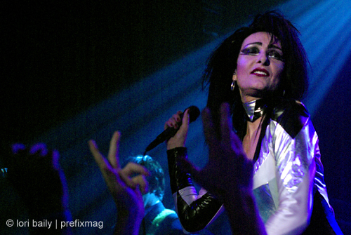  Siouxsie Sioux (2008 کنسرٹ photo)