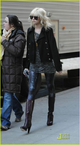  Taylor, Leighton and Chace on Set