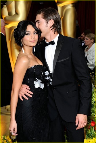  Vanessa & Zac @ The 2009 Oscars