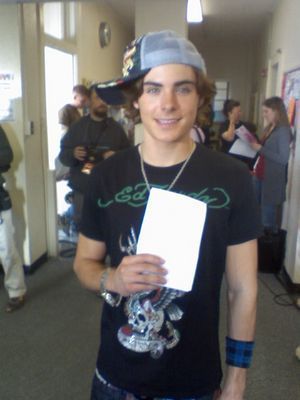  Zac on the set from seventeen again