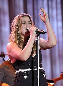  Kelly Clarkson in February 2009