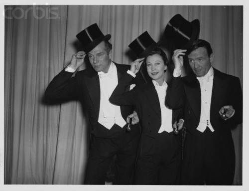  Laurence Olivier, Vivien Leigh and John Mills, 1956