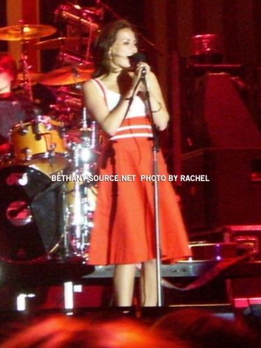  09-19-2008: One boom heuvel Military concert <3
