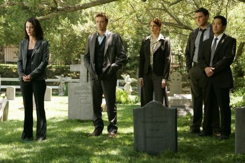  The Mentalist- 1.02 - Red Hair and Silver Tape
