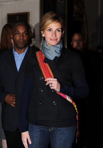  Julia Roberts seen leaving the Ritz-Carlton on March 7, 2009 in New York City.