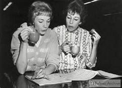  Julie Andrews and Carol Burnett