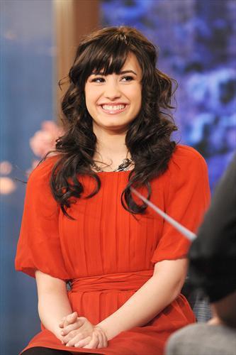  Demi on The Morning প্রদর্শনী with Mike and Juliet