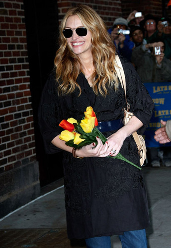 Julia Roberts visits "Late tampil with David Letterman March 17th 2009