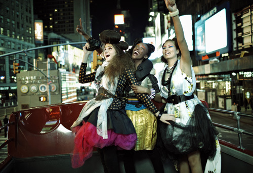  Natalie/Teyona/Tahlia - Tourists in Times Square
