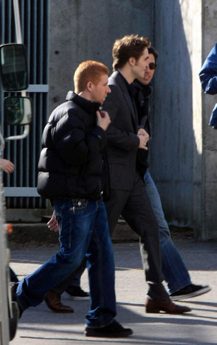  Robert on the set of “New Moon” - March 13