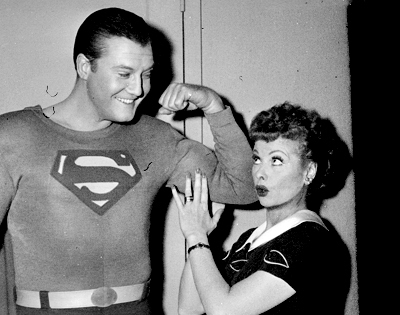  Lucy and super-homem