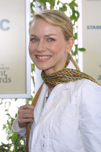  Naomi @ 17th Annual IFP Independent Spirit Awards March 23, 2002