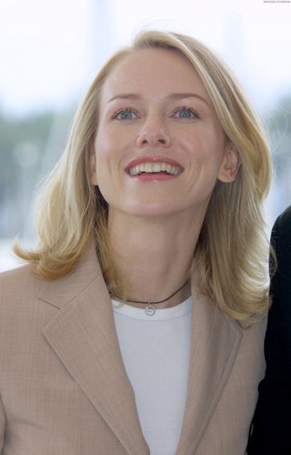  Naomi @ Cannes Film Festival: Mulholland Drive Photocall (HQ) - May 16, 2001