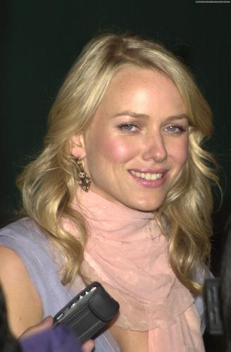  Naomi @ Hollywood Film Festival: The Ring Premiere October 2, 2002