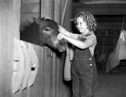  Shirley Temple in Curly top, boven