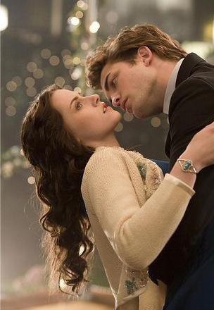 Edward and Bella at prom
