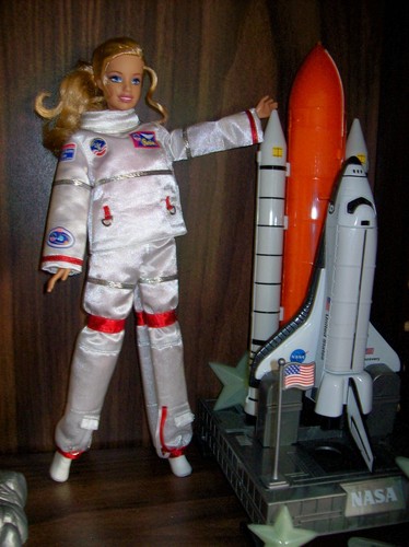  Barbie astronalt