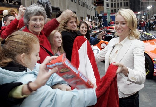 Collecting Gifts for the Today Show (HQ) - November, 30, 2005