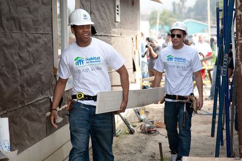  90210 cast at Habitat for Humanity