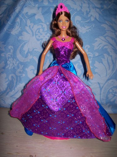  Barbie in the diamond ngome