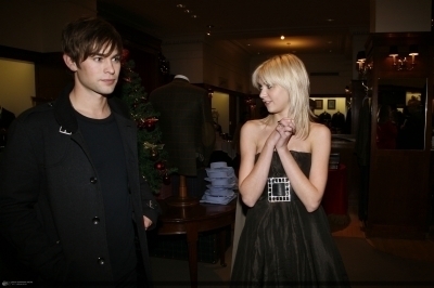 Chace & Taylor in a 圣诞节 Party