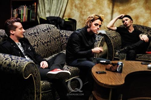 GREEN DAY BEHIND THE SCENES: Q Magazine Photoshoot 2009