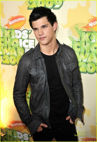 Taylor Lautner at Nick's KCA
