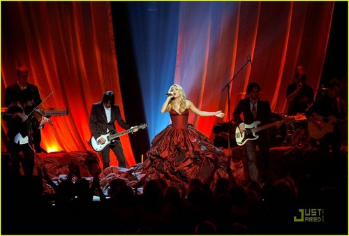 Carrie Underwood Wins ACM’s Entertainer of the anno