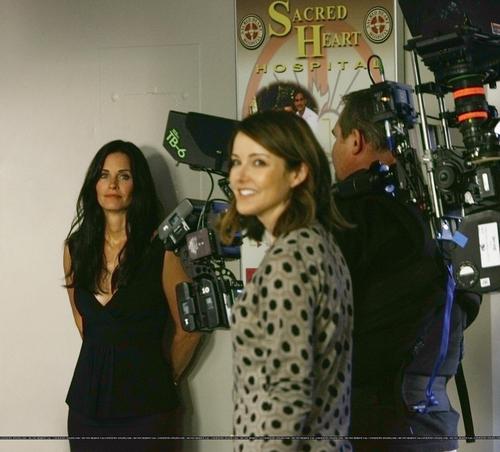  Christa and Courteney cox On the set of Клиника