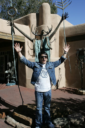  Jackie Chan in New Mexico - hari One