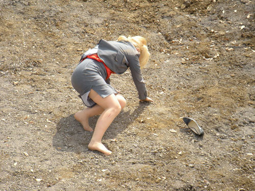  Leslie Falls Into Pit