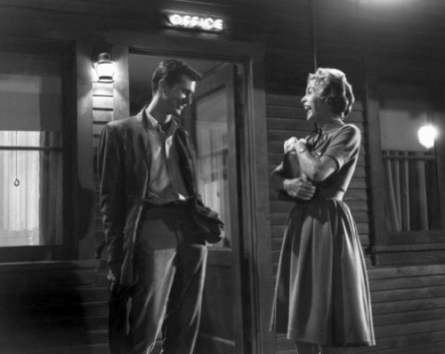  Janet Leigh and Anthony Perkins