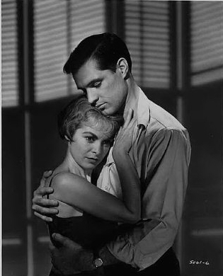  Janet Leigh and John Gavin in Psycho