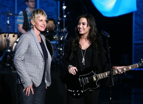  Demi performing on The Ellen DeGeneres mostrar
