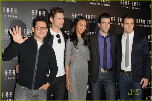  Zachary attends a photocall for his upcoming sci-fi flick, étoile, star Trek