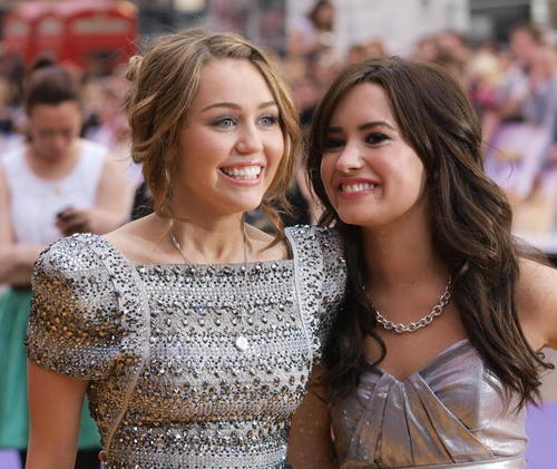  Demi at Hannah Montana: The Movie Premiere (UK) - 4/23/09
