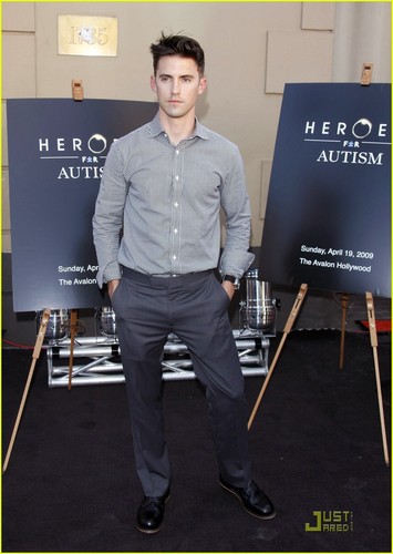  Heroes For Autism” charity auction