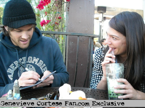  Jared and Genevieve's exclusive foto