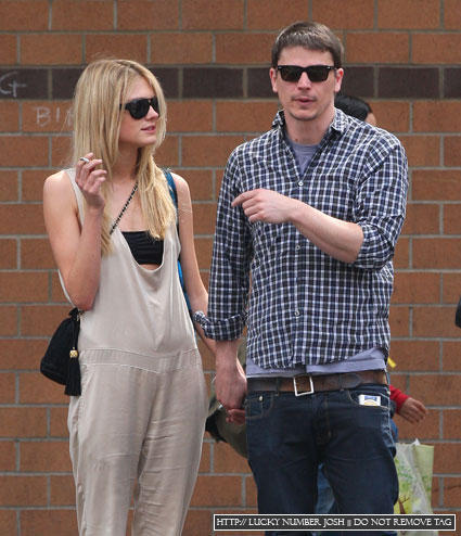  Josh Out And About With Blonde Girl.
