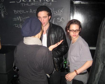  Kristen Stewart, Robert Pattinson, Nikki Reed at The Metropole club in Vancouver