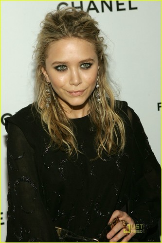  Mary-Kate Olsen attends the Chanel and Tribeca Film Festival