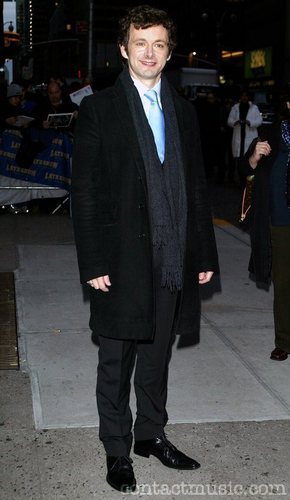  Michael Sheen outside Ed Sullivan Theatre for the 'Late دکھائیں With David Letterman
