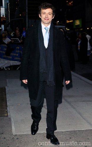 Michael Sheen outside Ed Sullivan Theatre for the 'Late دکھائیں With David Letterman