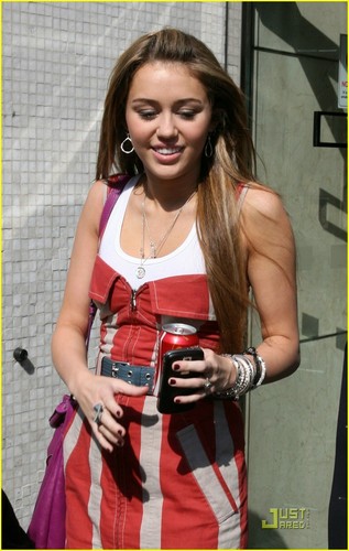  Miley Cyrus in London