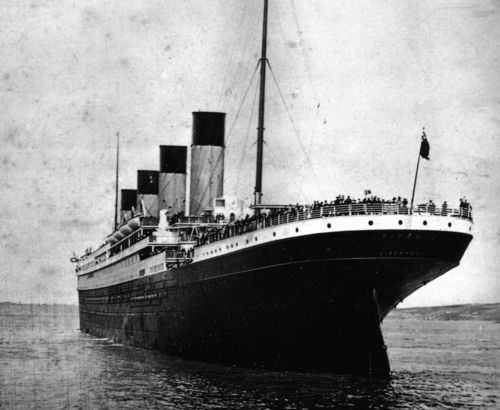  RMS 泰坦尼克号 leaving Southampton